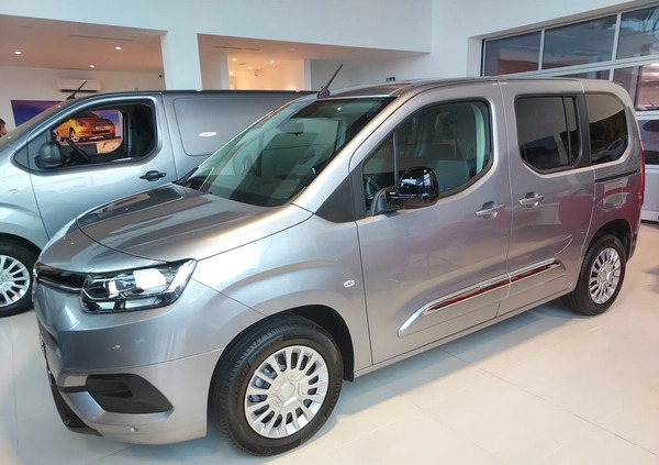 Toyota Proace City Verso cena 130900 przebieg: 1, rok produkcji 2024 z Nowe Miasto nad Pilicą małe 92